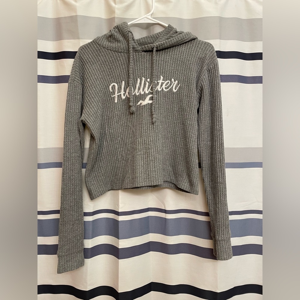 Hollister cropped sweatshirt